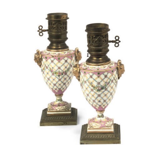 A PAIR OF FRENCH GILT-BRONZE MOUNTED PORCELAIN TABLE LAMPS