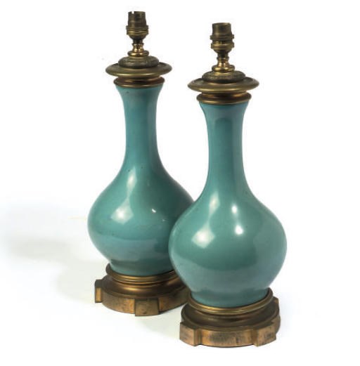 A PAIR OF FRENCH GILT-BRONZE MOUNTED BLUE PORCELAIN TABLE LAMPS