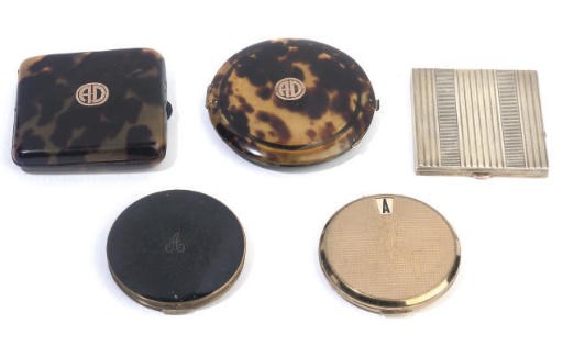 A TORTOISESHELL COMPACT AND CIGARETTE CASE TOGETHER WITH THREE OTHER COMPACTS