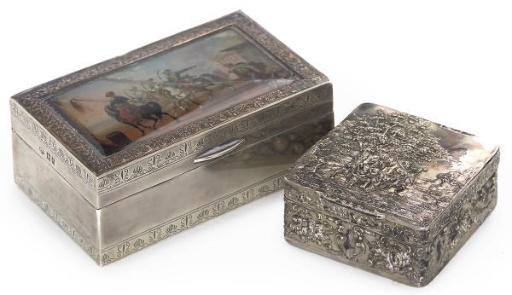 A CONTINENTAL SMALL GILT-LINED TRINKET BOX