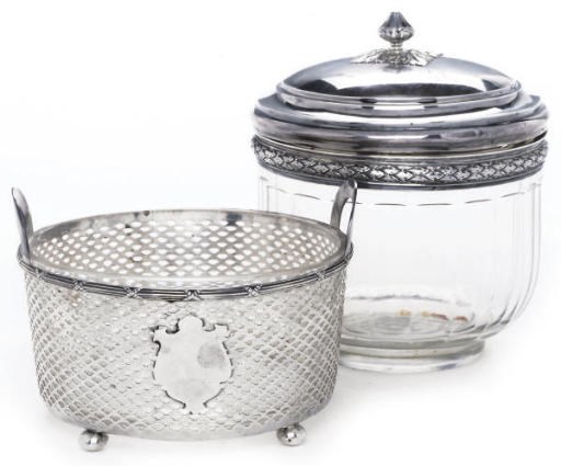 AN AMERICAN SILVER TWO HANDLED BOWL