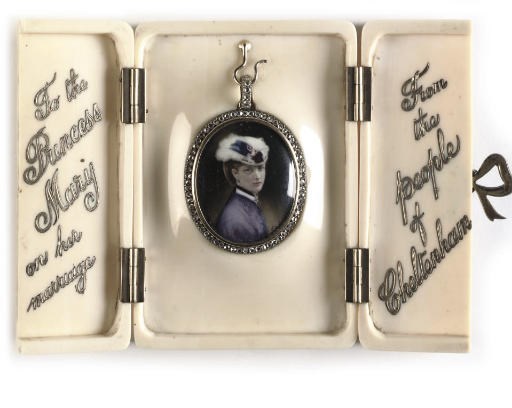 PRINCESS MARY'S PORTRAIT PENDANT OF H.M. QUEEN ALEXANDRA A MINIATURE PORTRAIT PENDANT OF H.M. QUEEN ALEXANDRA (1844-1925)