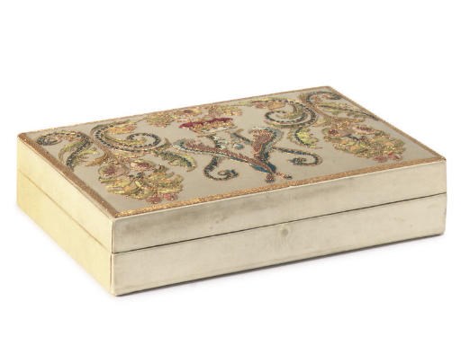 QUEEN MARY'S HANDKERCHIEF BOX A FINE WHITE SILK HANDKERCHIEF BOX