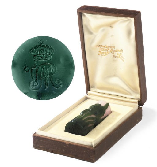 QUEEN MARY'S DESK SEAL A NEPHRITE JADE MOUNTED QUARTZ SEAL