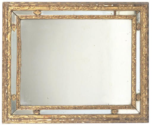AN ITALIAN GILTWOOD MIRROR