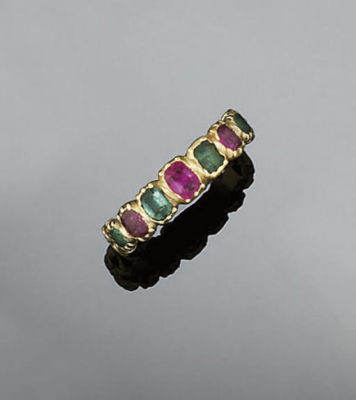 FOUR 19TH AND EARLY 20TH CENTURY RINGS