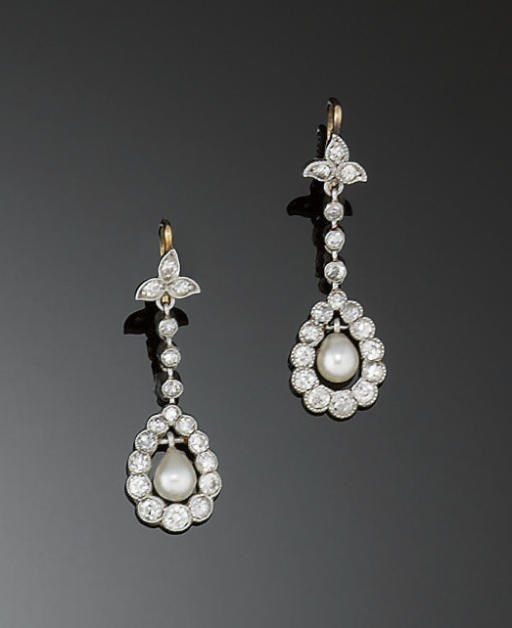 A PAIR OF DIAMOND AND PEARL EARPENDANTS