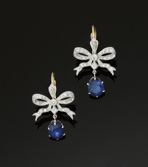 A PAIR OF SAPPHIRE AND DIAMOND EARPENDANTS