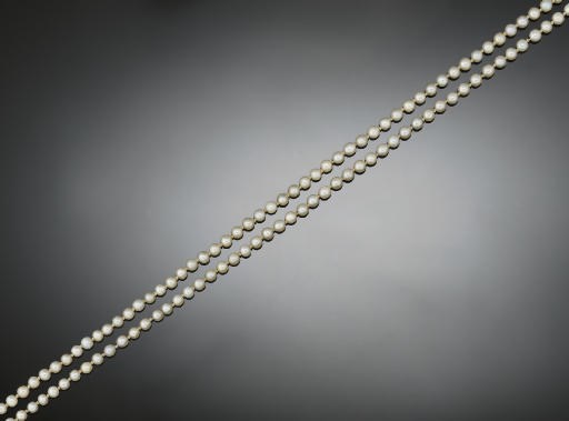 A PEARL NECKLACE