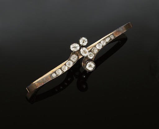 A LATE 19TH CENTURY DIAMOND BANGLE