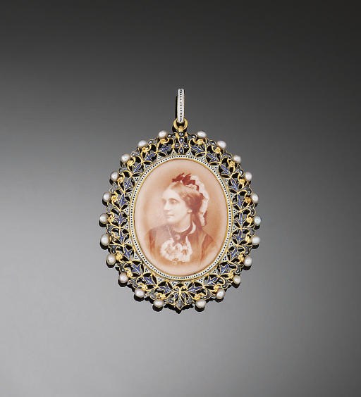 A LATE 19TH CENTURY GOLD, ENAMEL AND PEARL PENDANT, BY CARLO GIULIANO