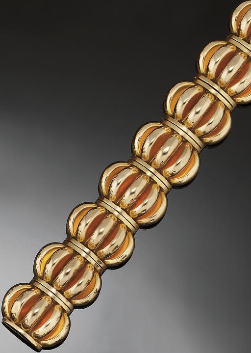 A fancy link bracelet