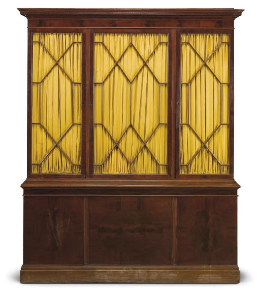 A VICTORIAN MAHOGANY BOOKCASE