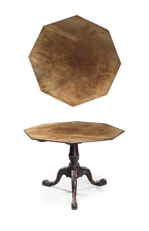A GEORGE II MAHOGANY TRIPOD TABLE