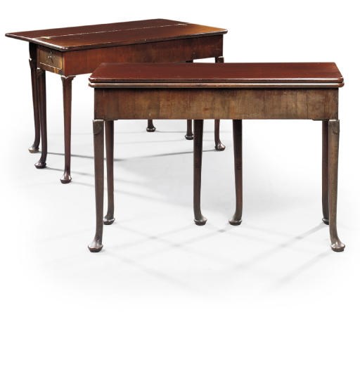 A PAIR OF GEORGE I MAHOGANY DROP-LEAF TABLES