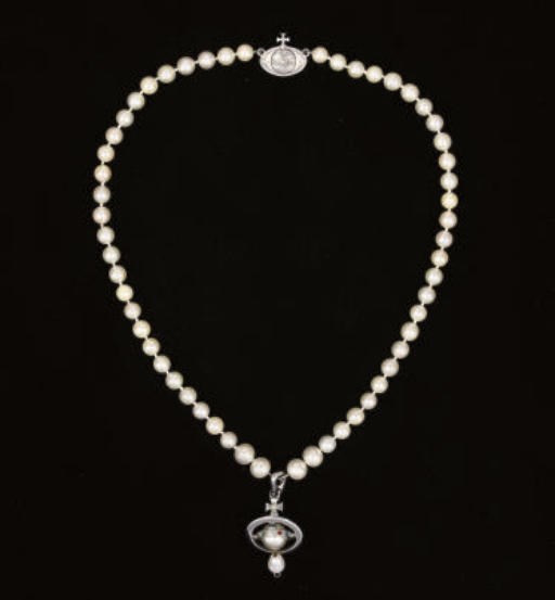 VIVIENNE WESTWOOD, AN 'ORB' PEARL NECKLACE