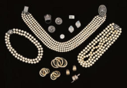 A GROUP OF COSTUME JEWELLERY