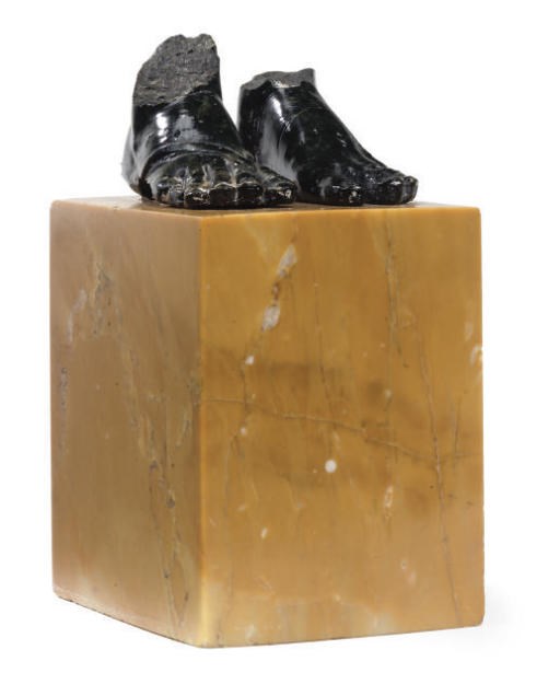 AN ITALIAN GREEN SERPENTINE AND SIENA MARBLE PAPERWEIGHT