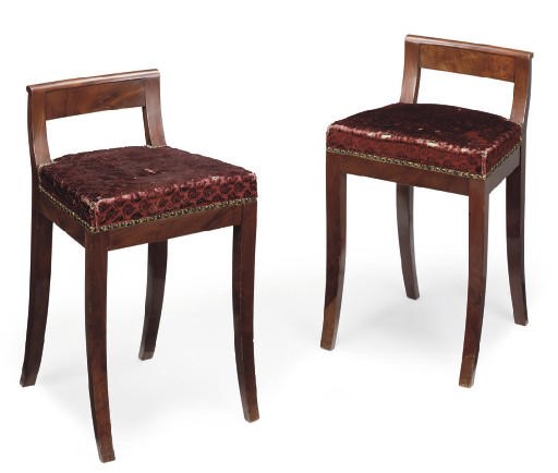A PAIR OF RESTAURATION MAHOGANY SIDE CHAIRS
