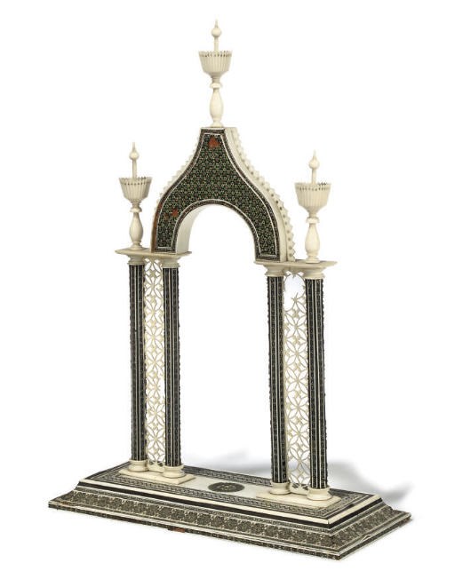 AN ANGLO-INDIAN IVORY AND SADELIWORK WATCHSTAND