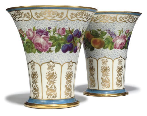 A PAIR OF PARIS PORCELAIN FLARED VASES