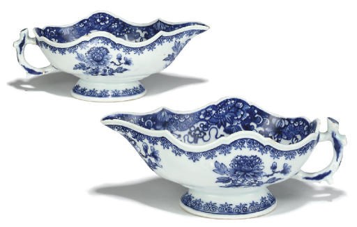 A PAIR OF CHINESE EXPORT SILVER-SHAPED SAUCE BOATS