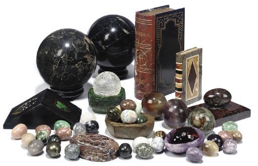 A MIXED LOT OF SPECIMEN MINERAL AND MARBLE OBJECTS