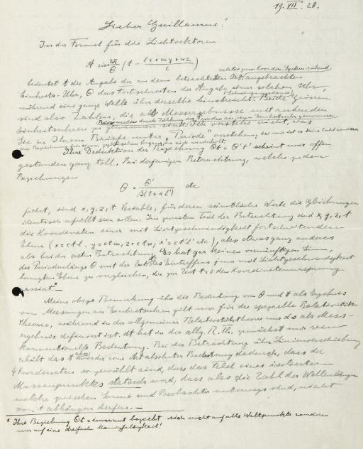 EINSTEIN, Albert. Lettre autographe signée, adressée à Édouard Guillaume, avec son enveloppe datée (cachet postal) 20.7.[19]20, une page et demie in-4 (265 x 212 mm) provenant d'un bloc, avec texte (avec rajouts et ratures) et une petite formule. (Perforée en marge gauche, traces de pliures.)