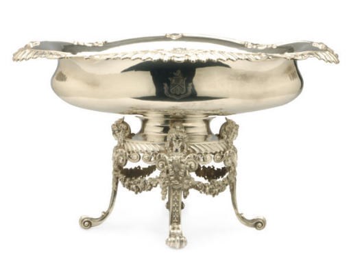 AN AMERICAN SILVER-PLATED OVAL CENTER BOWL,