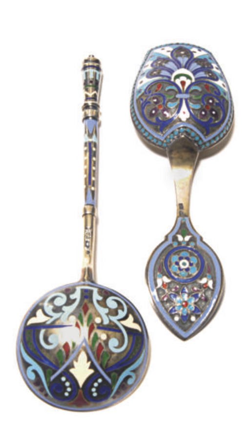 A RUSSIAN CLOISONNÉ ENAMELED SPOON AND SALT SHOVEL,