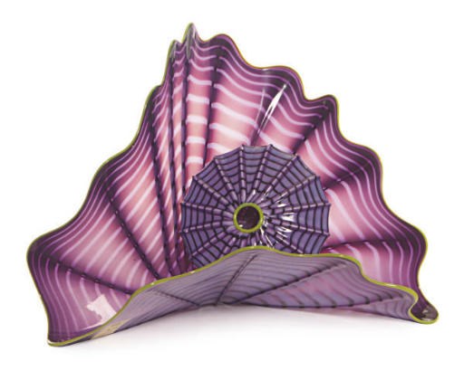 AN AMERICAN TWO-PIECE GLASS SEAFORM SET WITH GREEN LIP WRAP,
