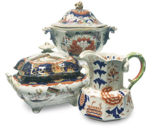 AN ASSEMBLED GROUP OF IMARI IRONSTONE WARES,