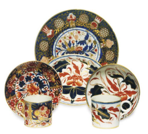 AN ASSEMBLED ENGLISH PORCELAIN IMARI PART DESSERT SERVICE,