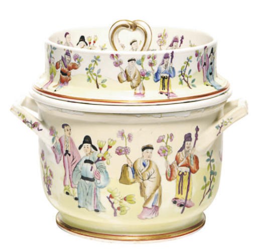 AN ENGLISH FELDSPAR PORCELAIN ICE PAIL, COVER AND LINER,