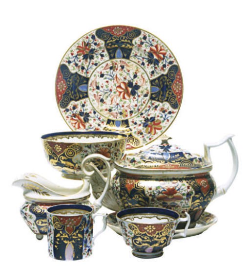 AN ASSEMBLED ENGLISH IMARI PART TEA AND COFFEE SERVICE,