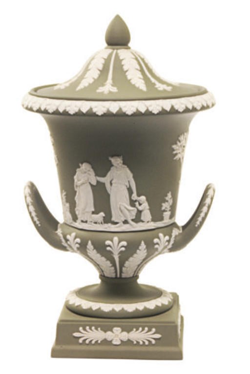 AN ENGLISH GREEN JASPERWARE ETRUSCAN STYLE VASE AND COVER,