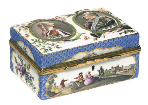 A GILT METAL MOUNTED MEISSEN STYLE BLUE SCALE CONTINENTAL PORCELAIN BOX WITH HINGED COVER WITH PORTRAIT MEDALLIONS OF AUGUSTUS III AND HIS WIFE,