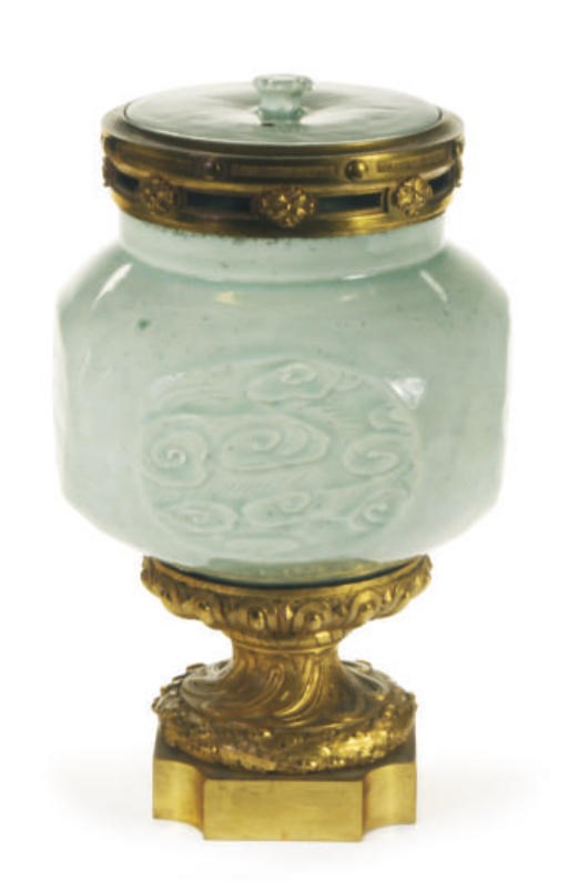 A GILT-METAL MOUNTED JAPANESE ARITA CELADON CENSER AND COVER,