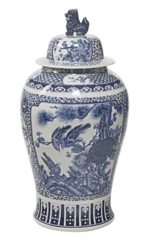 A CHINESE PORCELAIN BLUE AND WHITE BALUSTER JAR AND COVER,