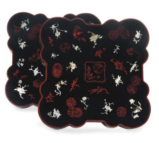 A PAIR OF CHINESE MOTHER OF PEARL-INLAID BLACK AND RED LACQUERED WOOD BOXES AND COVERS,