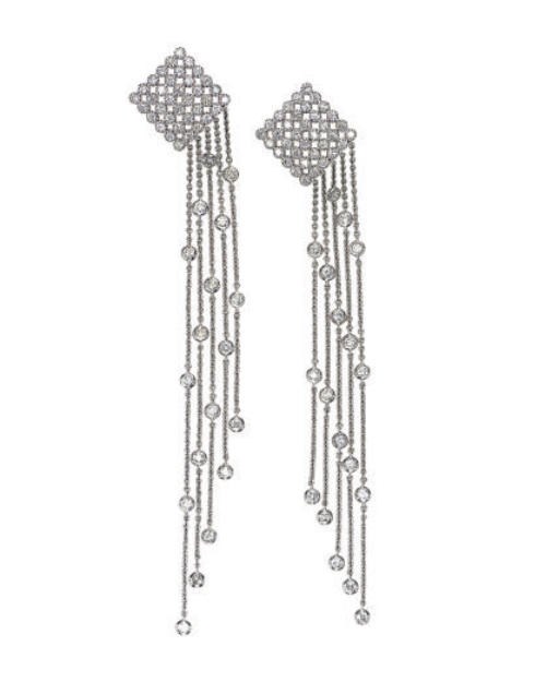 A PAIR OF DIAMOND AND 18K WHITE GOLD EAR PENDANTS