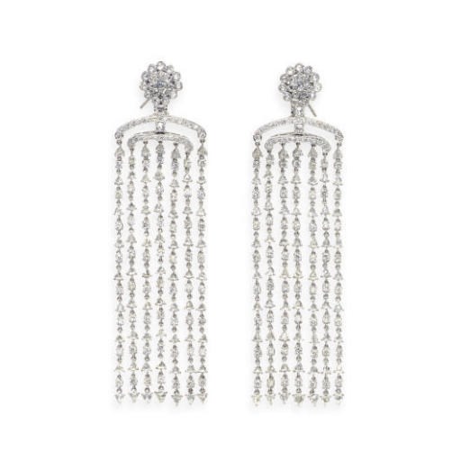 A PAIR OF DIAMOND AND 18K WHITE GOLD EAR PENDANTS