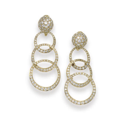 A PAIR OF DIAMOND AND 18K GOLD EAR PENDANTS