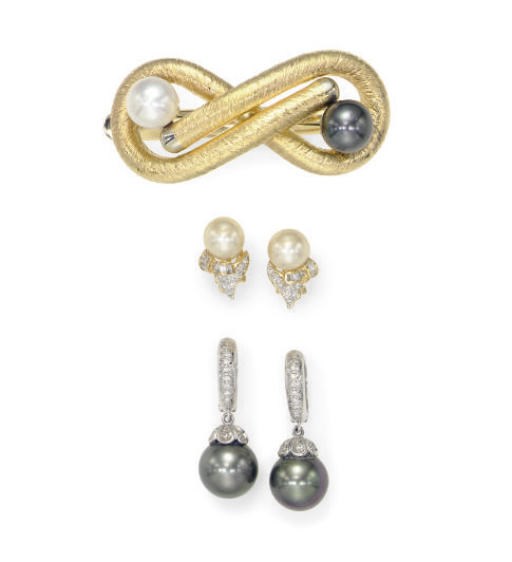 A GROUP OF CULTURED PEARL, DIAMOND AND GOLD JEWELRY