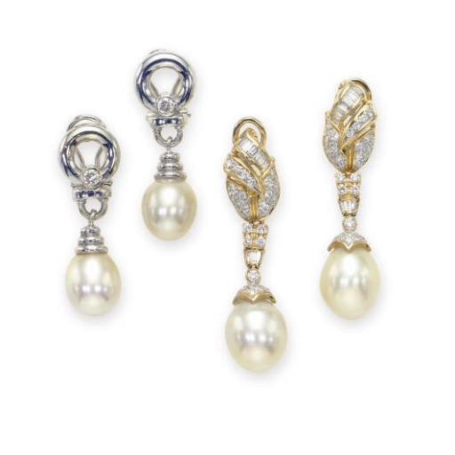 A GROUP OF CULTURED PEARL, DIAMOND AND GOLD JEWELRY