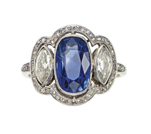 A BELLE EPOQUE SAPPHIRE, DIAMOND AND PLATINUM RING