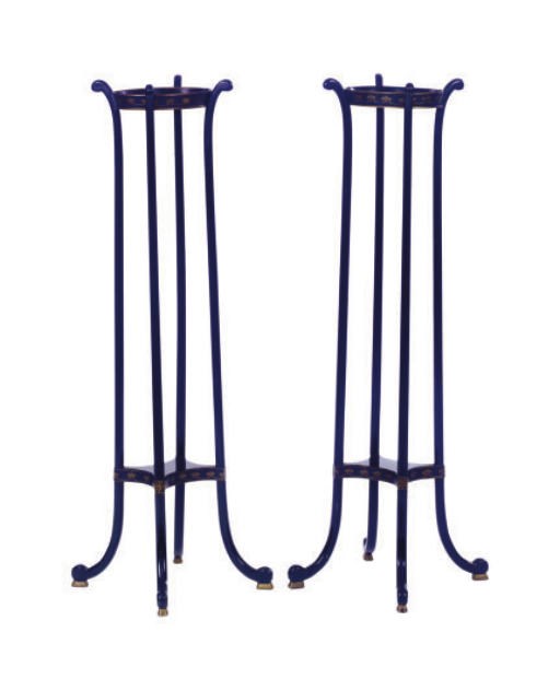 A PAIR OF BLACK AND GILT LACQUERED QUATREFORM STANDS,