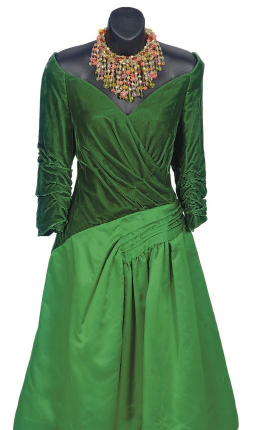 A SCAASI BOUTIQUE KELLY GREEN VELVET AND SATIN COCKTAIL DRESS,