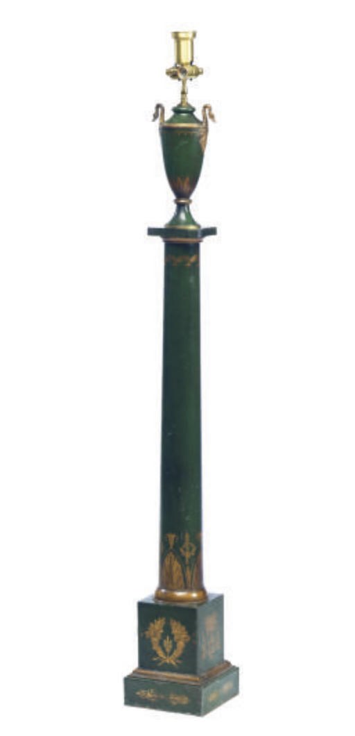 A GREEN TOLE PEINTE AND PARCEL GILT FLOOR LAMP,