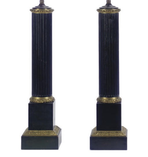 A PAIR OF FRENCH PARCEL GILT TABLE LAMPS,